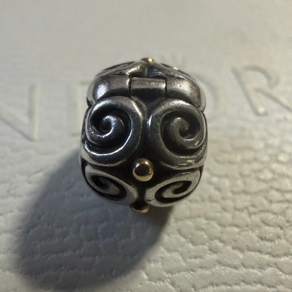 Genuine Pandora Elemental Flow Clip two tone Dilver and 14k